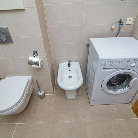 - Kalman Gold Apartment